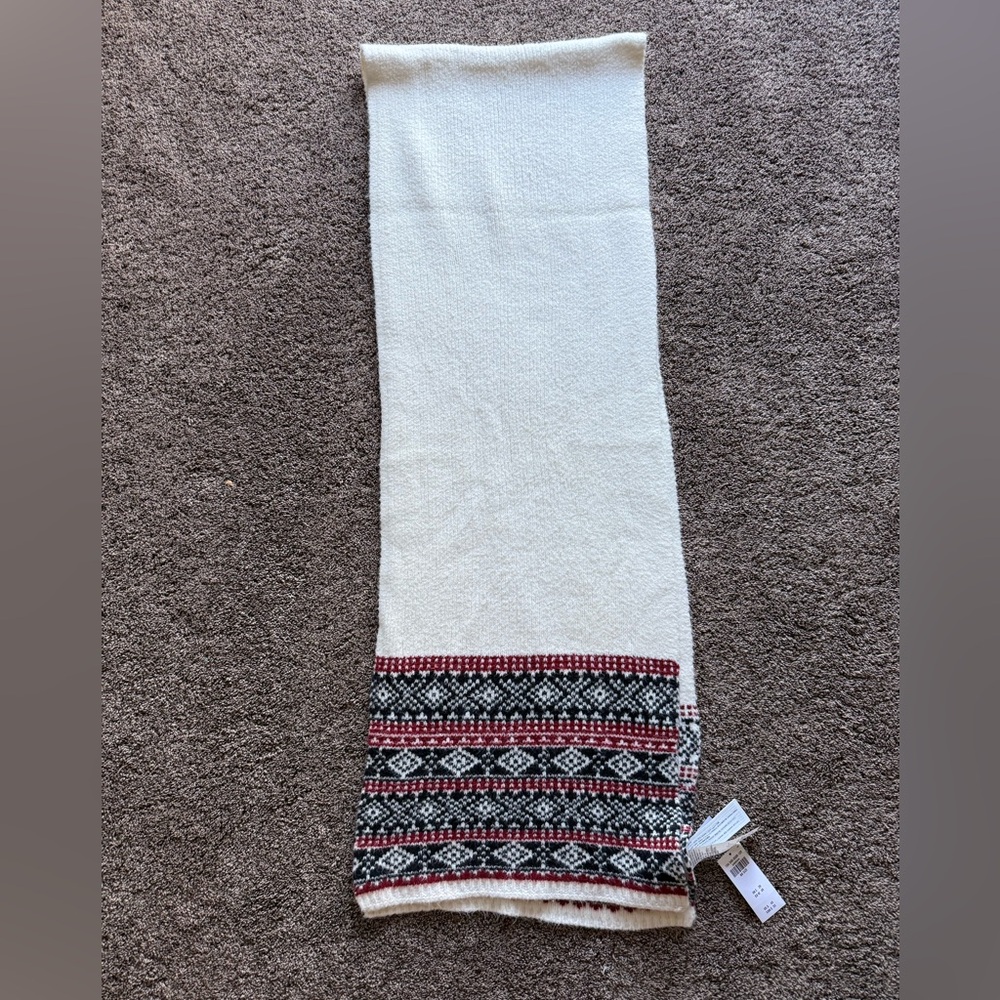 Abercrombie & Fitch Plaid Scarf in Red, Black, and White Fair isle NWT